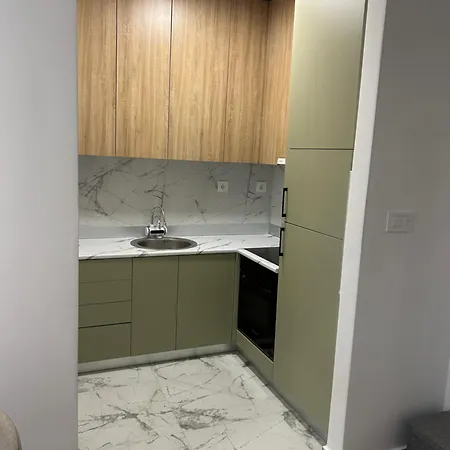Square Garden Apartment